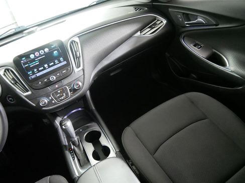 Used 2018 Chevrolet Malibu LT FWD image 11