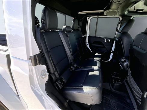 New 2026 Jeep Gladiator Sport image 18