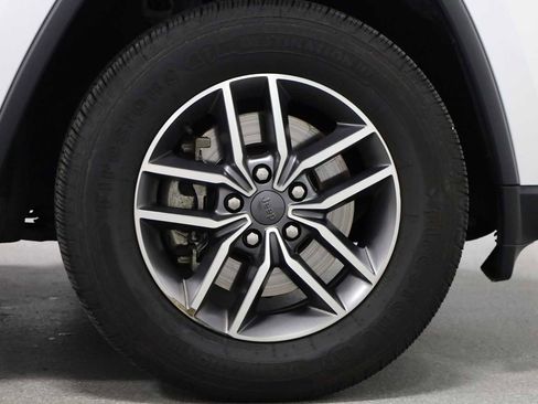 Used 2021 Jeep Grand Cherokee Limited image 12