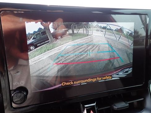 Used 2025 Toyota Corolla Cross AWD Hybrid w/ Moonroof Package image 21