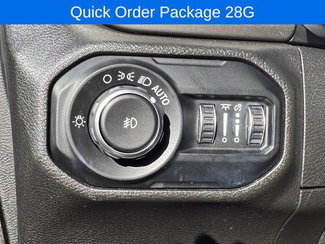 Used 2018 Jeep Wrangler Unlimited Sahara AWD/4WD image 13