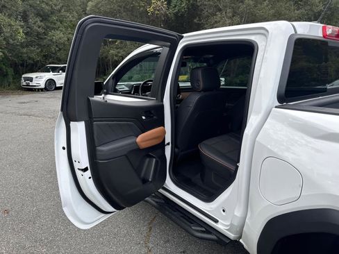 Used 2024 GMC Canyon AT4 w/ Canyon Safety Plus Package image 30