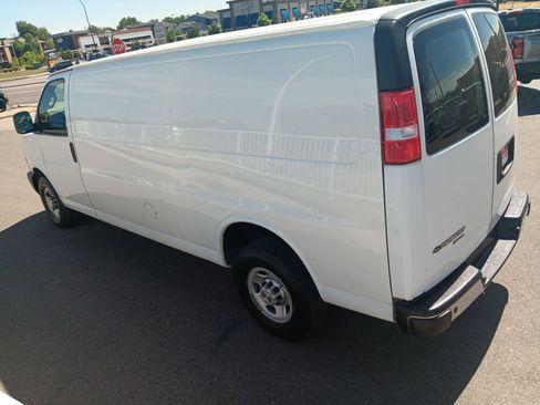 Used 2024 Chevrolet Express 3500 Extended w/ Driver Convenience Package RWD image 3