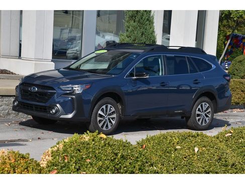 Certified 2025 Subaru Outback Premium image 8