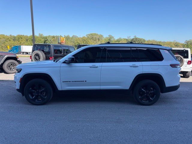 Used 2024 Jeep Grand Cherokee L Laredo AWD/4WD image 3