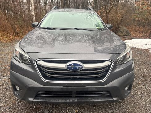 Used 2020 Subaru Outback Premium image 2