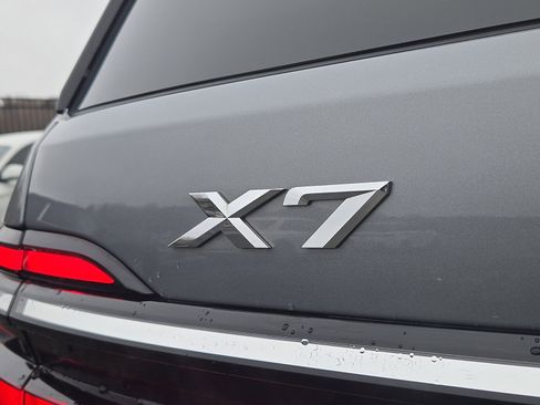 Used 2024 BMW X7 xDrive40i image 31