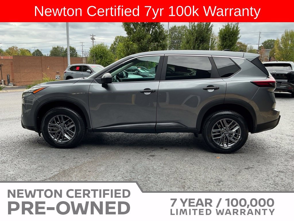 Used 2024 Nissan Rogue S AWD/4WD image 3