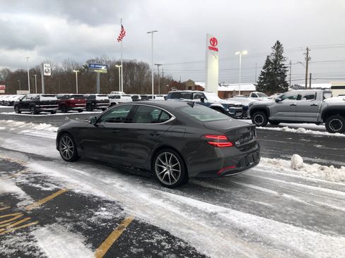 Used 2023 Genesis G70 2.0T image 3