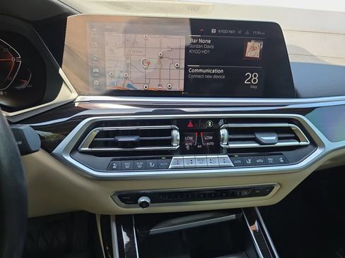 Used 2021 BMW X7 xDrive40i w/ Premium Package AWD/4WD image 24