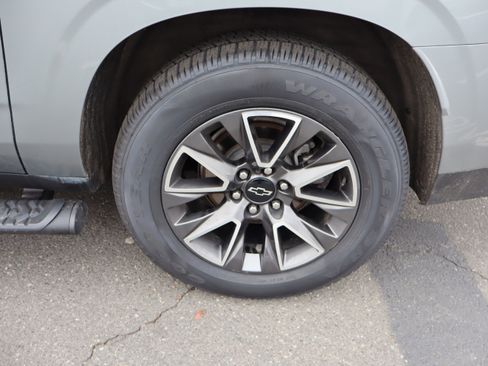 Used 2023 Chevrolet Suburban Z71 w/ Z71 Off-Road Package image 44