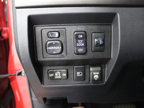 Used 2019 Toyota Tundra SR5 image 8