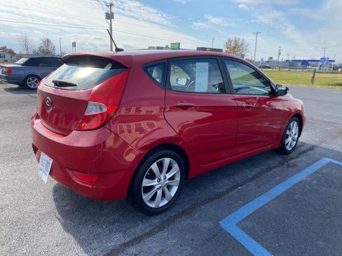 Used 2014 Hyundai Accent SE image 9