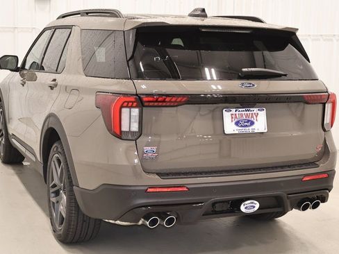 New 2026 Ford Explorer ST w/ Sun And Sound Package image 6