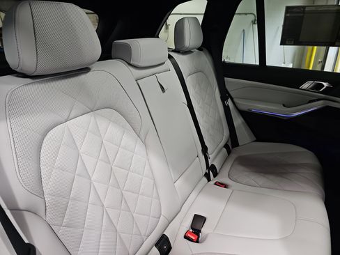 Certified 2024 BMW X5 xDrive40i w/ Premium Package AWD/4WD image 13