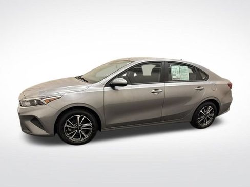 Used 2024 Kia Forte LXS FWD image 8