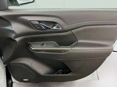 Used 2023 GMC Acadia SLT w/ Technology Package image 36