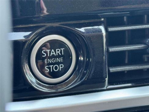 Used 2024 Nissan Pathfinder SL image 31