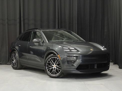 Certified 2025 Porsche Macan 4 Electric AWD/4WD image 7