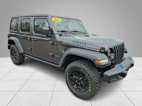 Used 2023 Jeep Wrangler Unlimited w/ Cold Weather Group AWD/4WD image 4