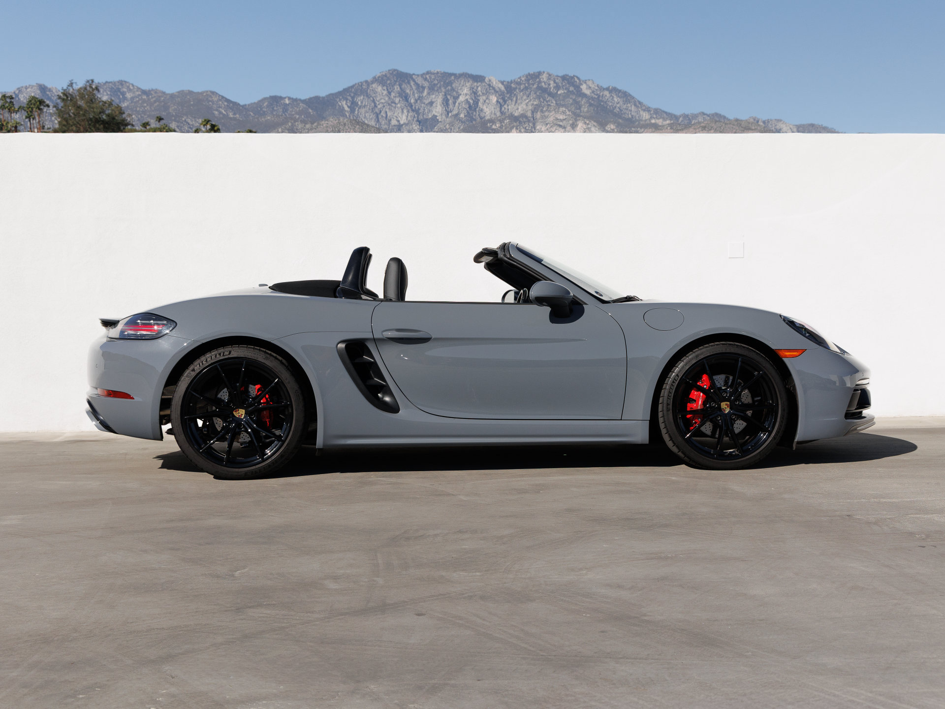 Certified 2025 Porsche 718 Boxster S RWD image 8