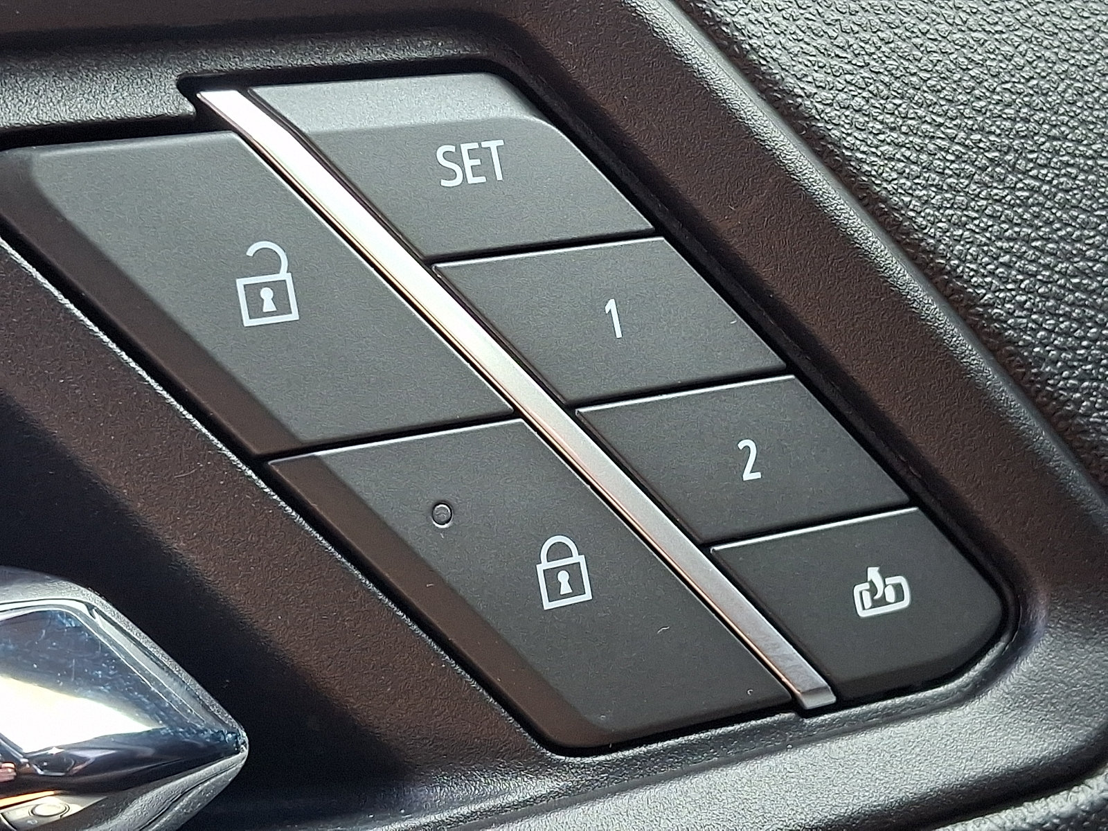 Certified 2025 GMC Canyon AT4 w/ Nightfall Edition AWD/4WD image 25
