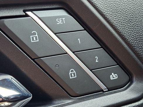 Certified 2025 GMC Canyon AT4 w/ Nightfall Edition AWD/4WD image 25