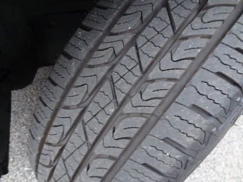 Used 2022 Toyota Highlander XLE image 42