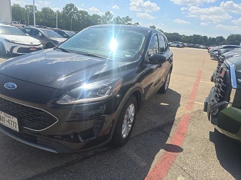 Used 2020 Ford Escape SE FWD image 1