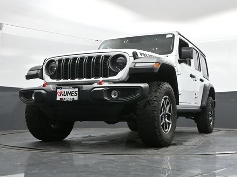 Used 2025 Jeep Wrangler Unlimited Rubicon AWD/4WD image 44