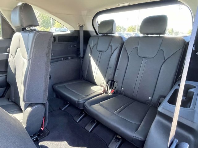 Certified 2024 Kia Sorento S FWD image 10