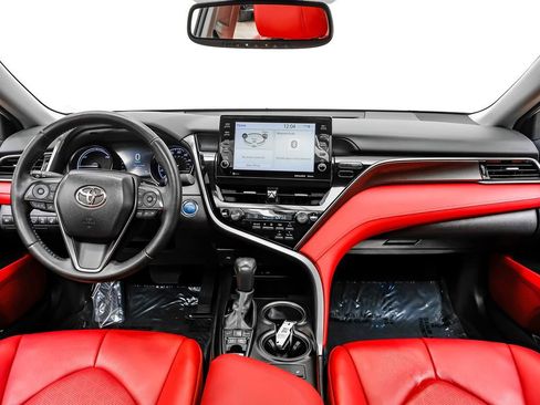 Used 2022 Toyota Camry XSE image 12