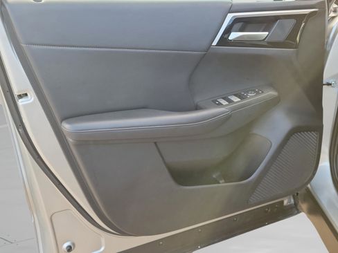 Used 2024 Mitsubishi Outlander SE image 33