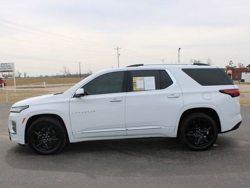 Used 2023 Chevrolet Traverse Premier image 6