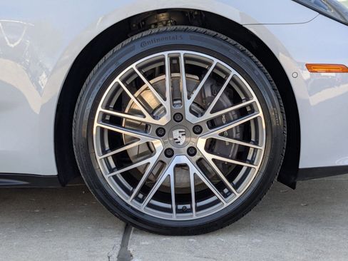 Certified 2025 Porsche Panamera 4 image 28
