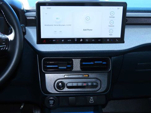 Certified 2025 Ford Maverick XLT w/ XLT Luxury Package image 26