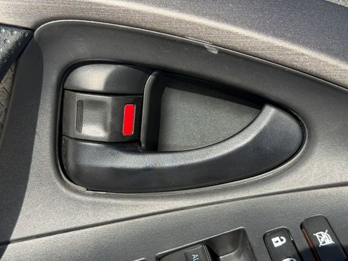 Used 2014 Toyota RAV4 EV FWD image 16