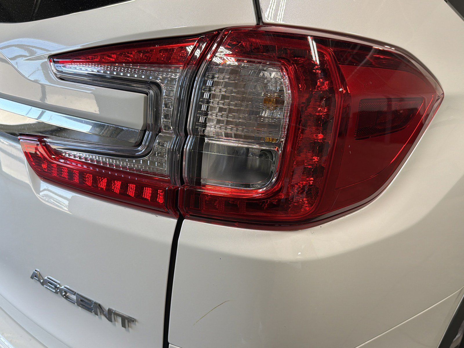 Used 2025 Subaru Ascent Premium AWD/4WD image 17