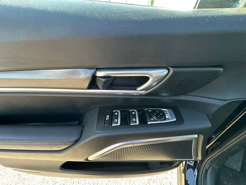 Used 2025 Kia Telluride S AWD/4WD image 11