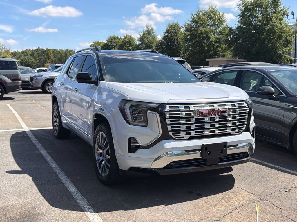 Used 2026 GMC Terrain Denali AWD/4WD image 3