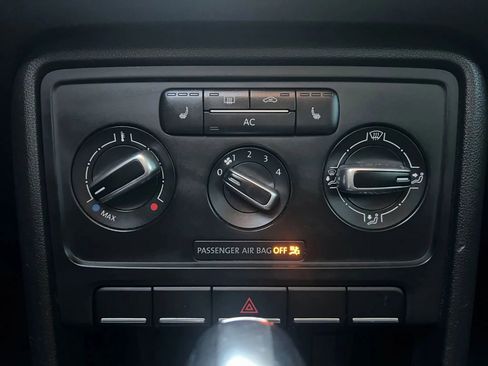 Used 2012 Volkswagen Beetle 2.5 image 15