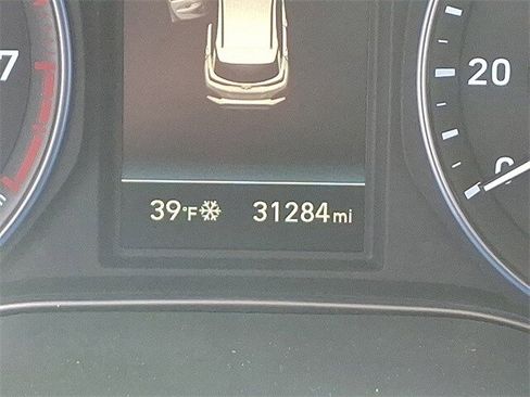 Certified 2021 Hyundai Kona Limited w/ Cargo Package image 21