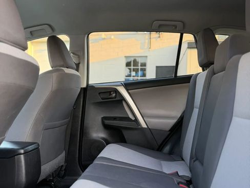 Used 2014 Toyota RAV4 LE AWD/4WD image 25