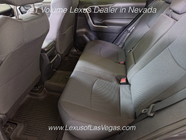 Used 2021 Toyota RAV4 LE AWD/4WD image 14