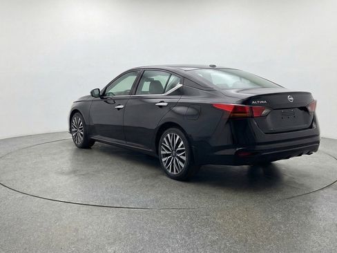Used 2025 Nissan Altima 2.5 SV image 6