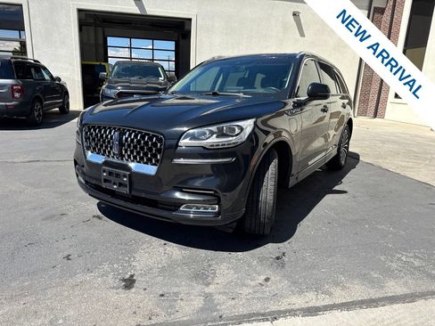 Used 2023 Lincoln Aviator Grand Touring w/ Equipment Group 301A AWD/4WD image 3