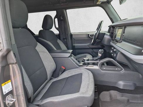 Used 2022 Ford Bronco Big Bend w/ Sasquatch Package AWD/4WD image 21