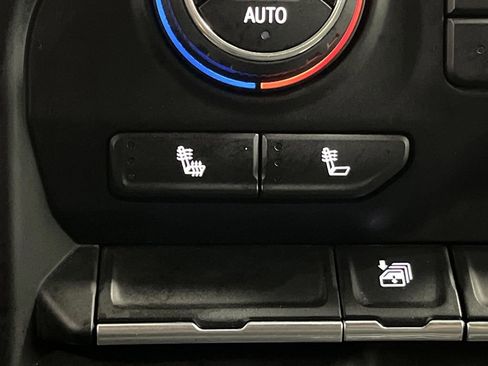 Used 2022 Chevrolet Silverado 3500 LT image 7