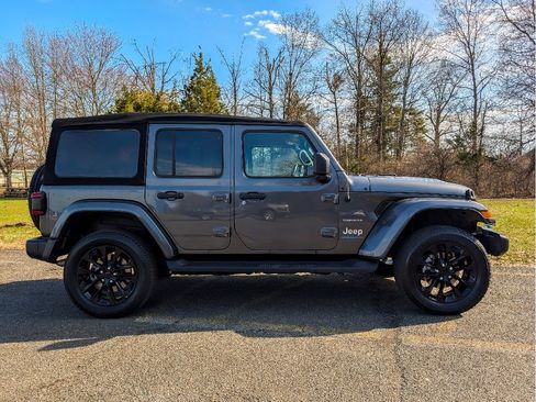 Used 2023 Jeep Wrangler Sahara w/ Cold Weather Group image 4