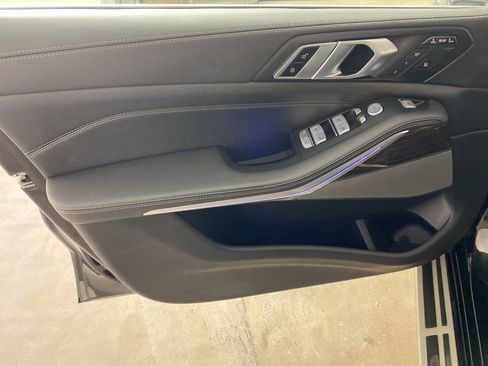 Used 2023 BMW X7 xDrive40i w/ Premium Package image 23